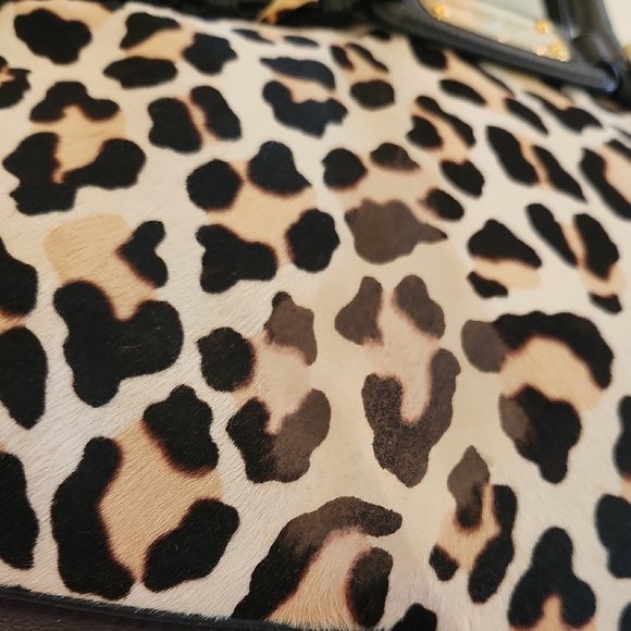 Michael Kors Leopard Print Satchel with Black Details - Picture 4 of 16